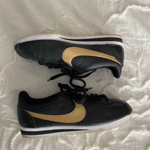 Womens Nike Cortez sneaker black/gold size 8.5